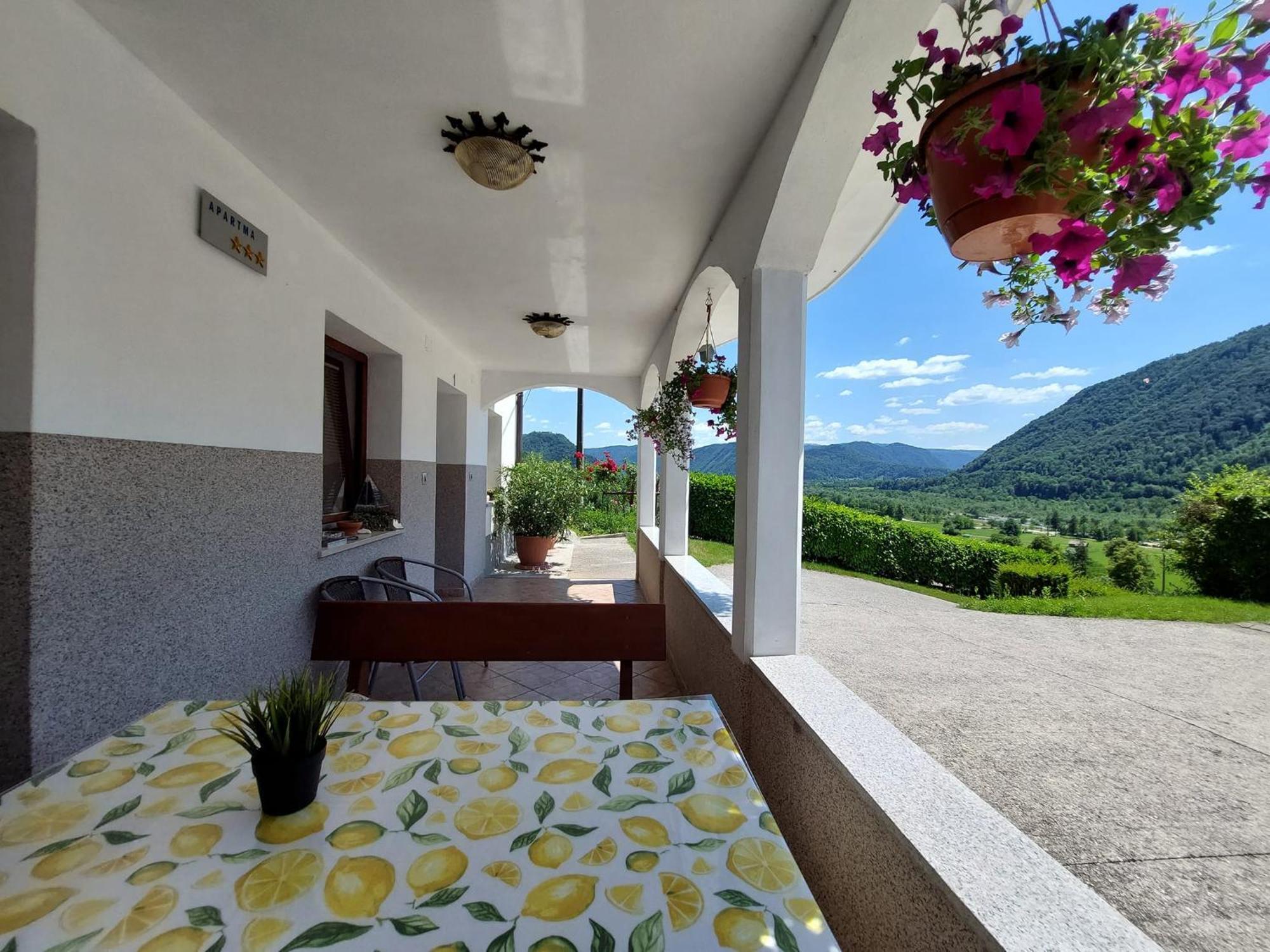 Holiday House Near The Soca River 托尔明 外观 照片